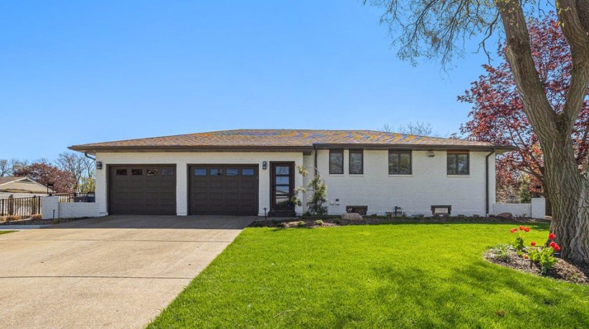 5 bedroom home with inground pool