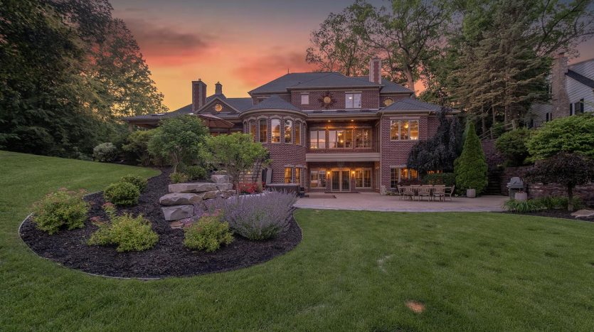 Goguac lake house - waterfront real estate for sale Battle Creek