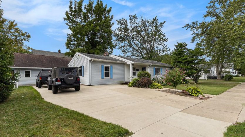 home walking distance to Lake Michigan