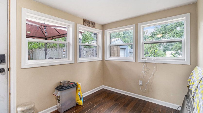 Suzy Glomski lake home Realtor