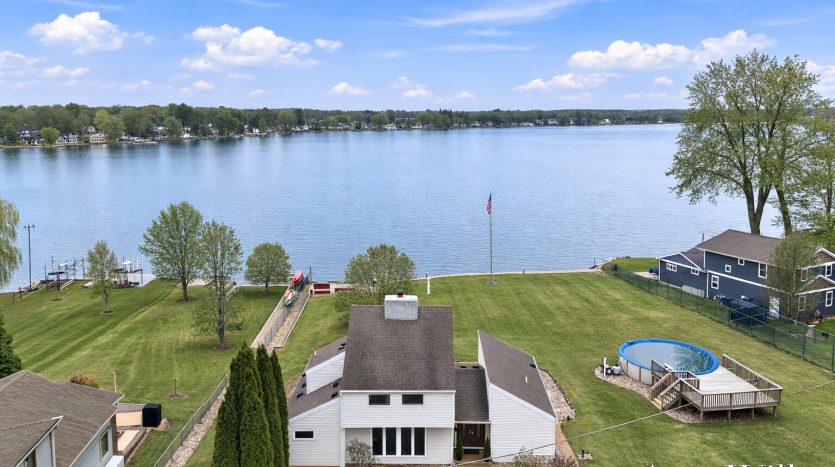 Indian lake real estate on 1.2 acres